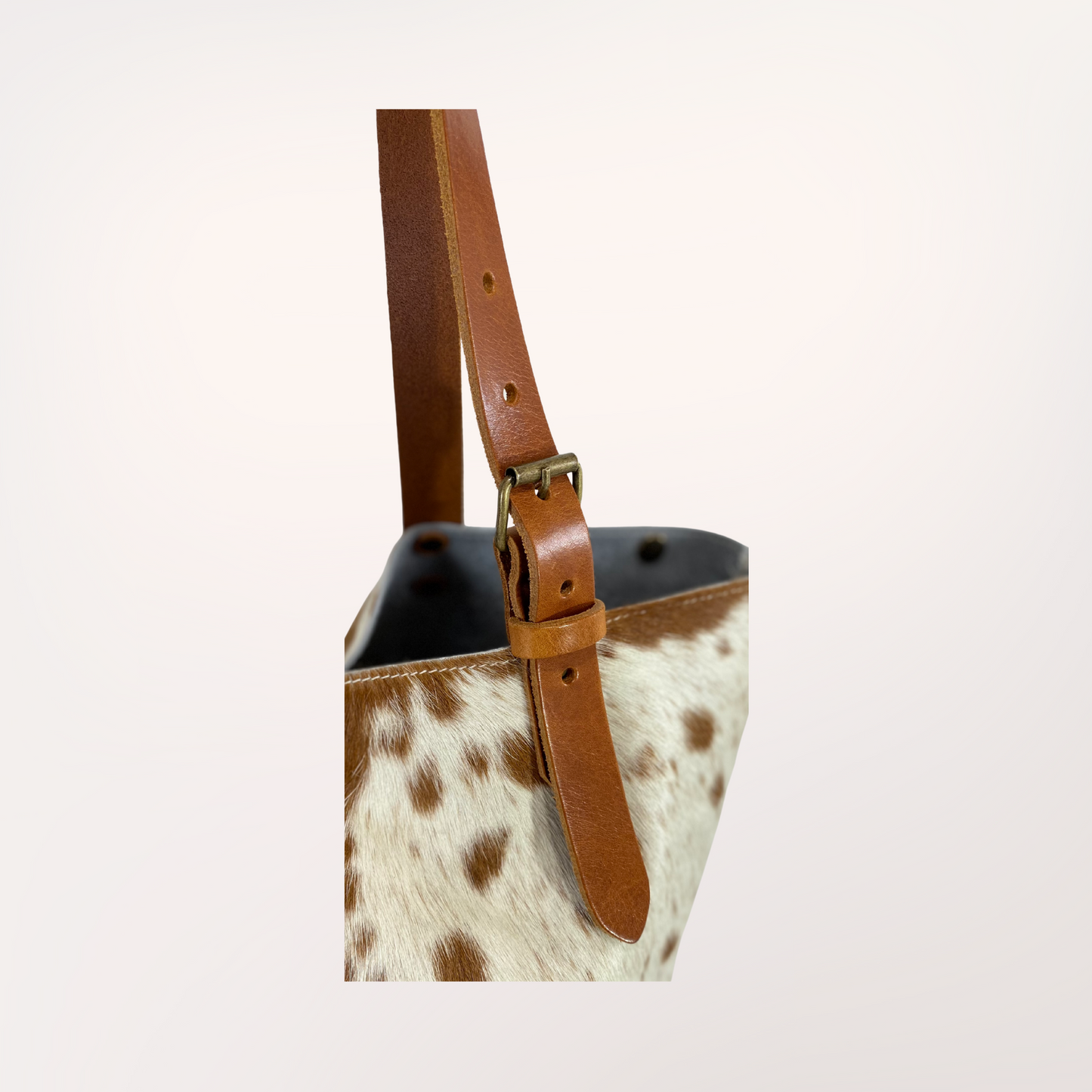 SAC CABAS PEAU DE VACHE NATURELLE MONTBELIARDE #27/045