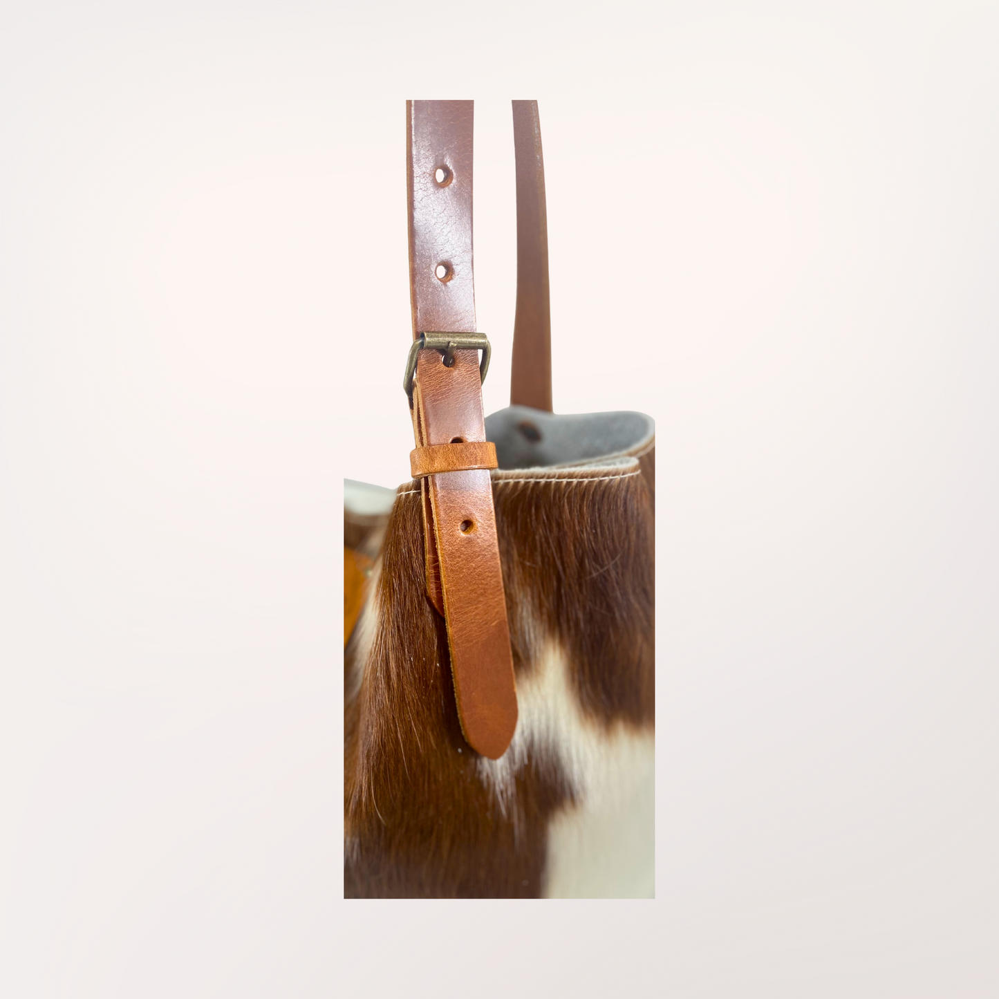 SAC CABAS PEAU DE VACHE NATURELLE MONTBELIARDE 2