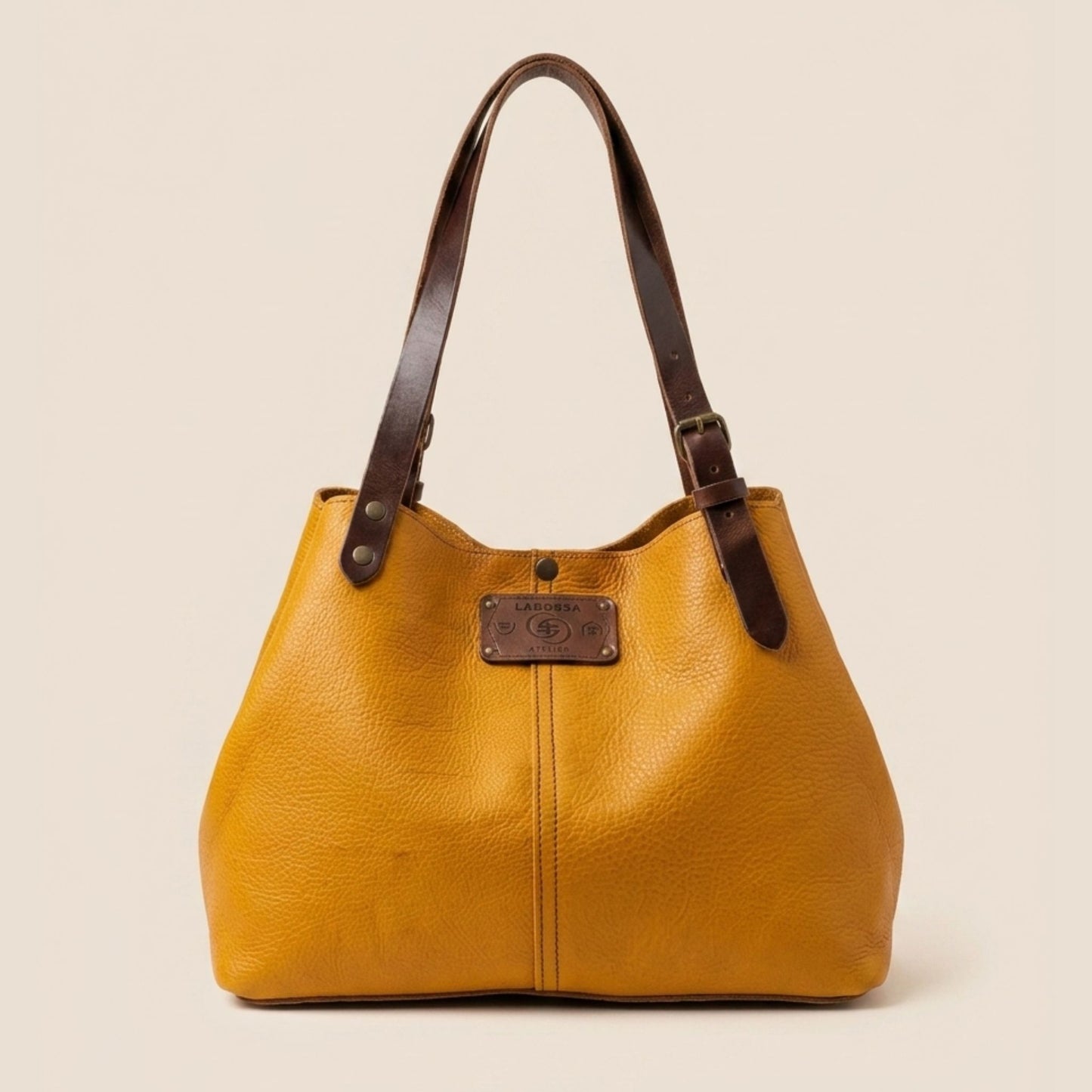 Sac cabas cuir Minerva moutarde et chocolat fermé, vue de face — Labossa Atelier
