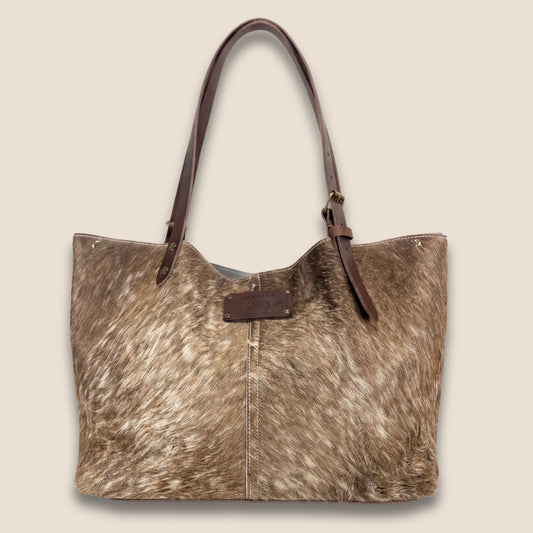 Cabas Labossa Brown Swiss #13/123 – vue de face ouvert, peau beige foncé mouchetée et cuir Primavera chocolat