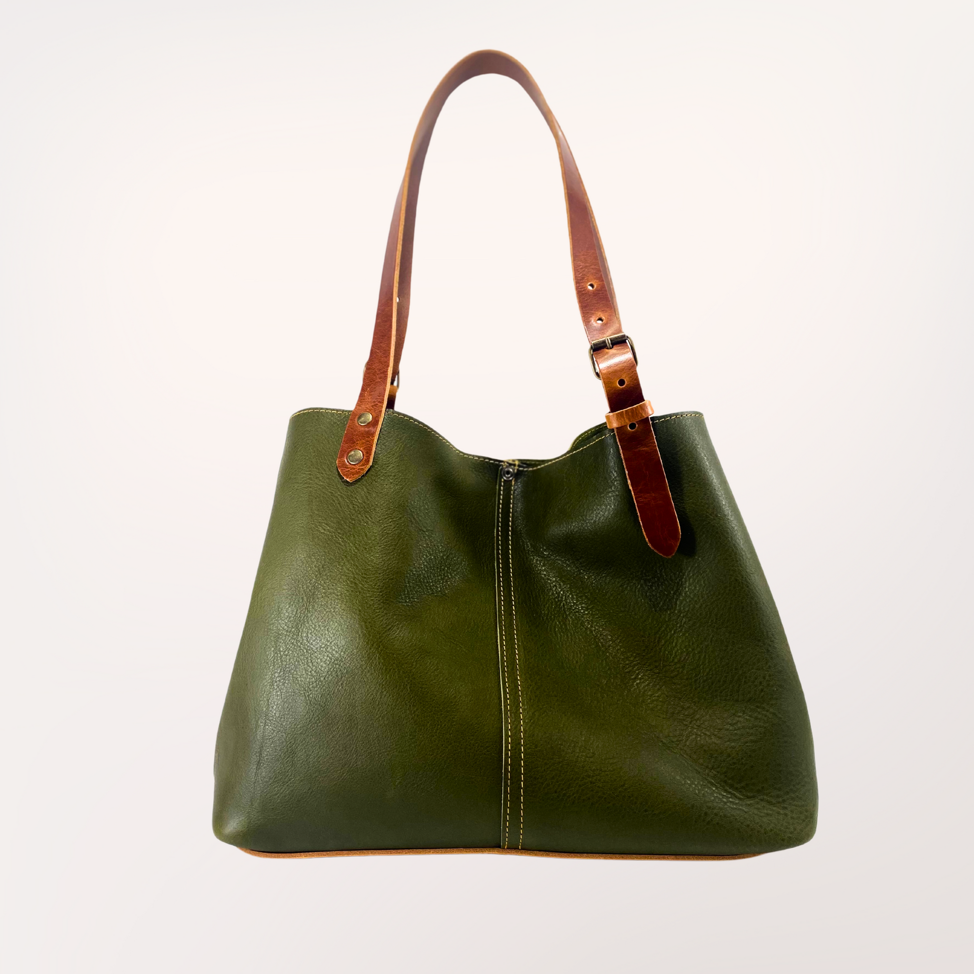 Sac cabas cuir Minerva vert olive & cognac, vue de dos ouvert — Labossa Atelier