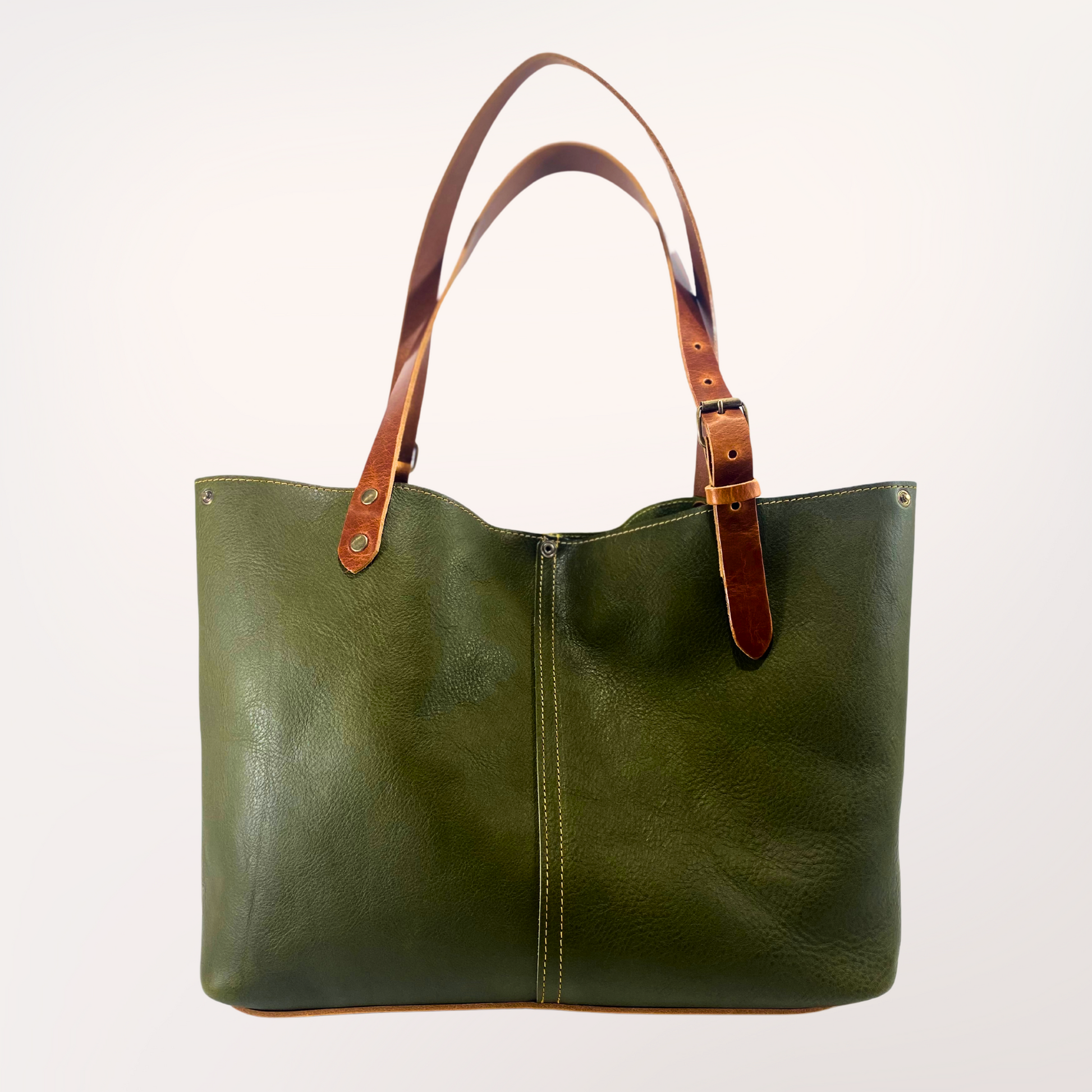 Sac cabas cuir Minerva vert olive & cognac fermé, vue de face — Labossa Atelier
