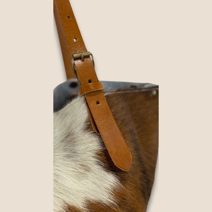 Détail lanière réglable cuir box cognac, cabas Normande #13/114