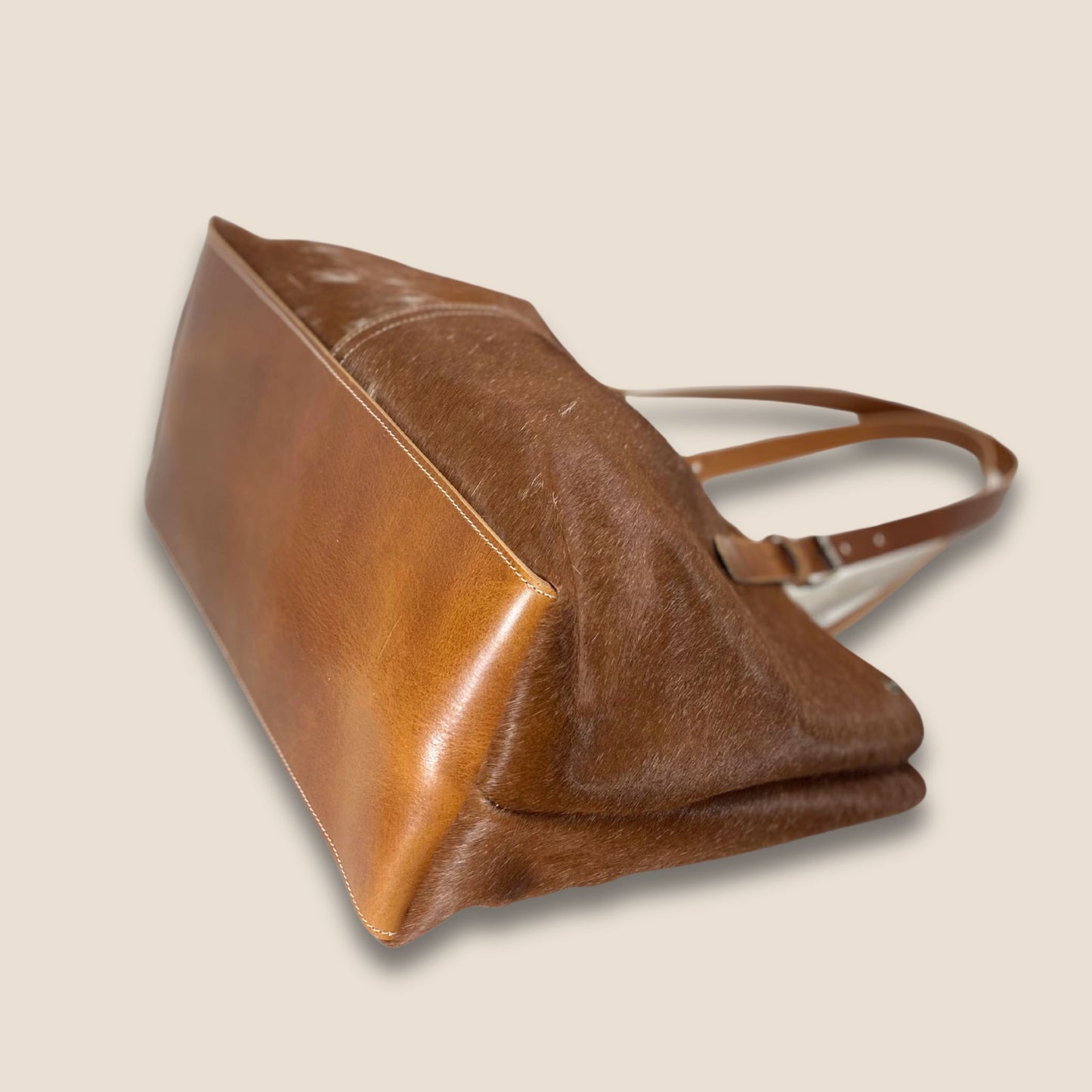 Fond du cabas Montbéliarde N°13/132 – cuir box 2 mm coloris cognac, fabrication Roubaix