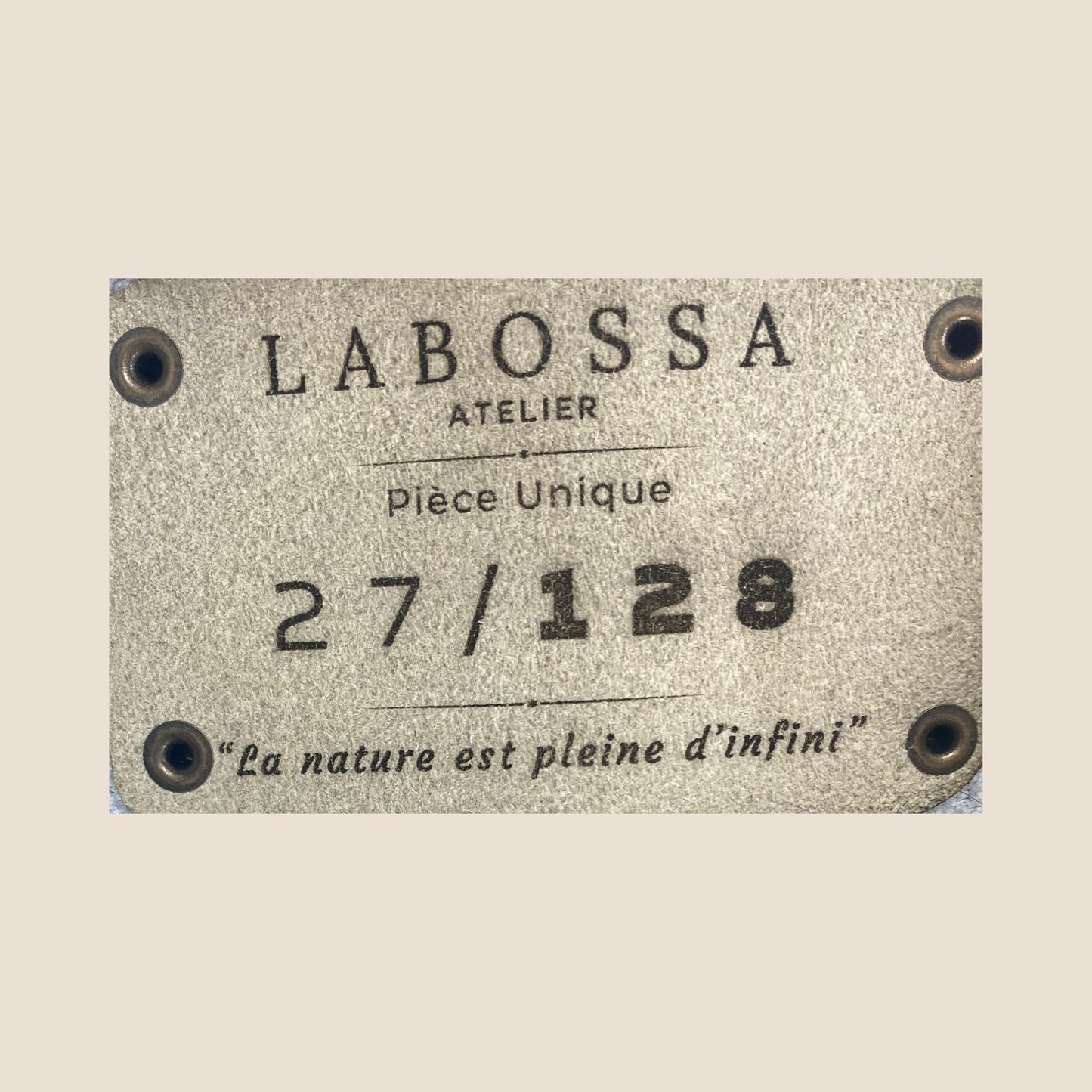 Cabas peau de vache Holstein N°27/128 – patch intérieur numérotation – Labossa Atelier