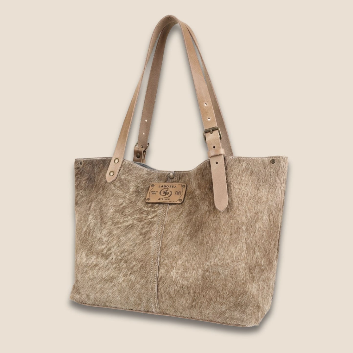Cabas peau de vache Brown Swiss #13/134 – vue de profil – Labossa Atelier