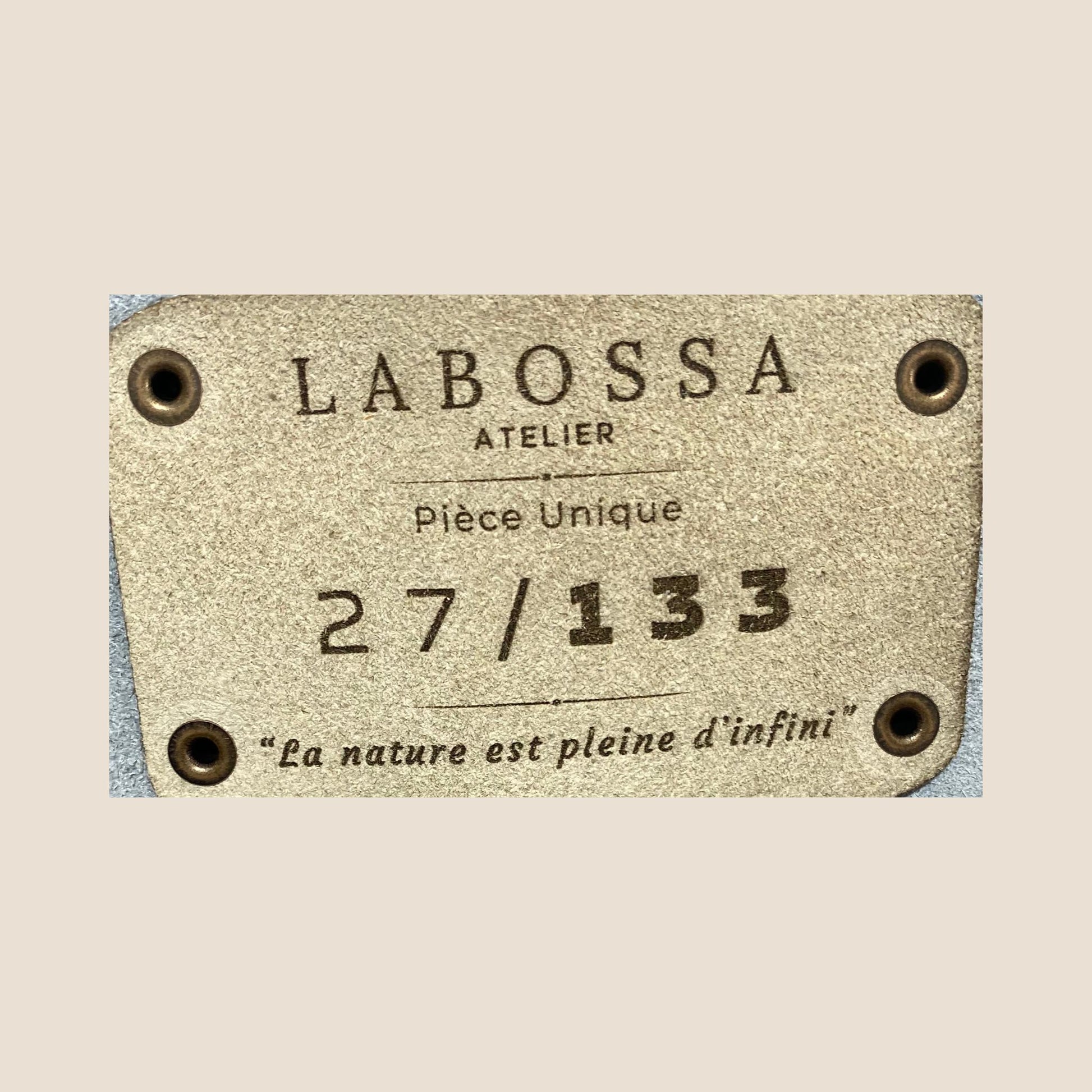 Numérotation gravée intérieure 27/133 – pièce unique Labossa Atelier