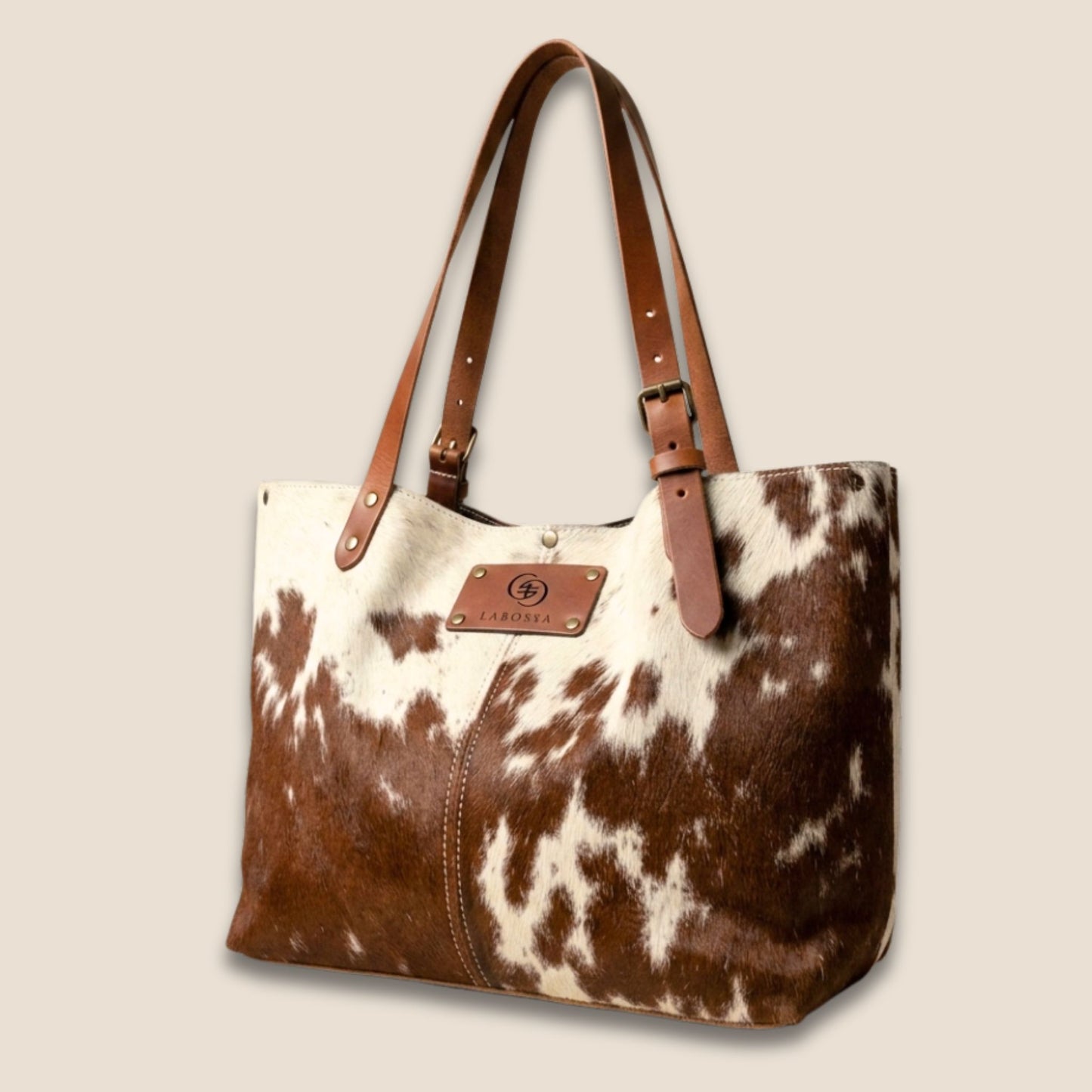 Cabas peau de vache Montbéliarde N°13/129 – vue de trois quarts – Labossa Atelier