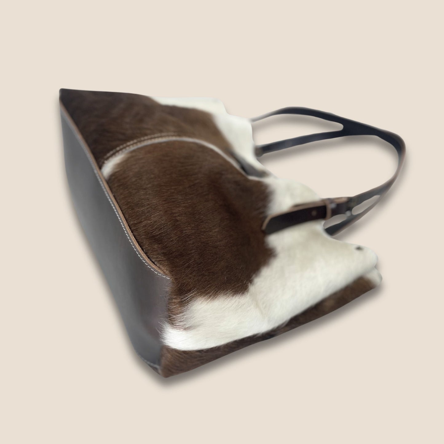 Fond du cabas en peau de vache normande #13/150 en cuir marron chocolat