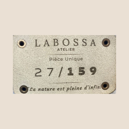 Étiquette intérieure Labossa Atelier gravée « Pièce Unique » et numérotée 27/159, fixée par quatre rivets.