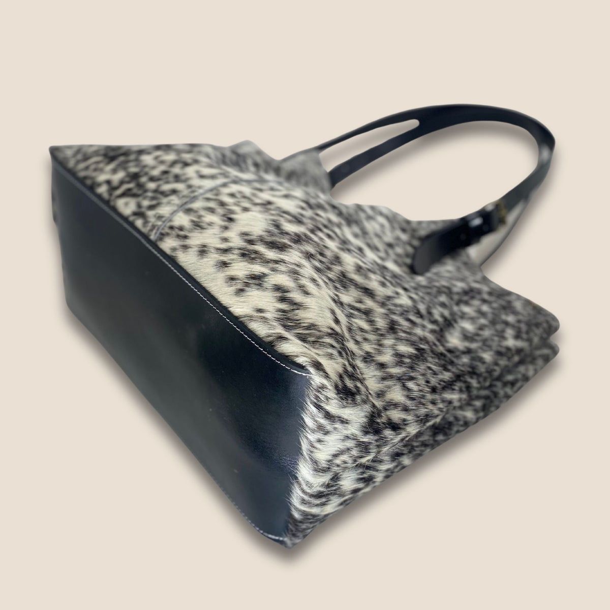 Fond renforcé en cuir Primavera noir de 2 mm du cabas Vosgienne.
