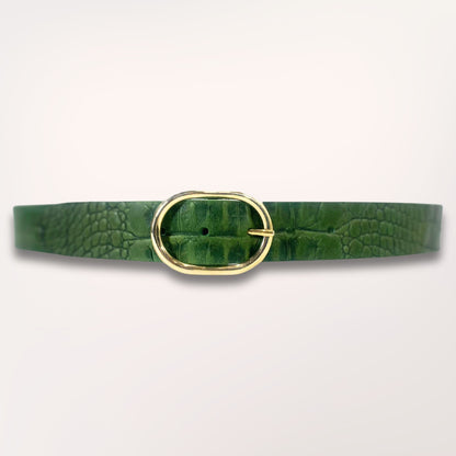 Ceinture Labossa Primavera verte en cuir embossé caïman, 35 mm, vue studio sur fond clair, fabrication artisanale à Roubaix.