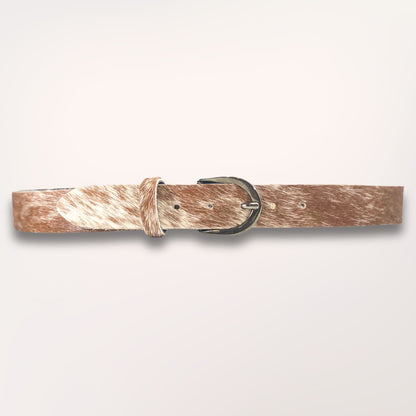 Ceinture en cuir de vachette naturel motif Montbéliarde, largeur 35mm, posée à plat, fabrication artisanale Labossa Atelier Roubaix