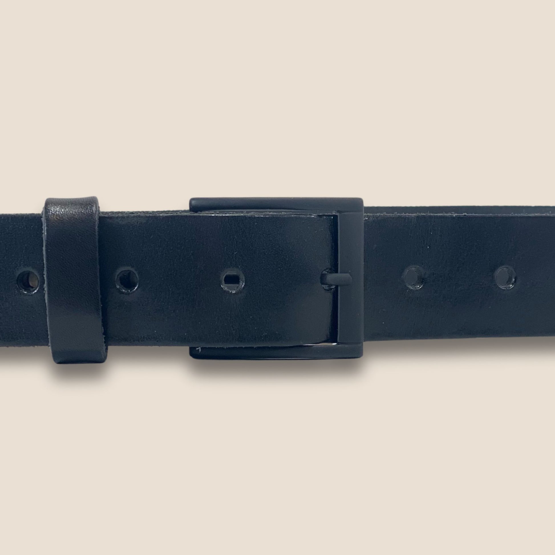 ceinture 40 mm noir gros plan boucle