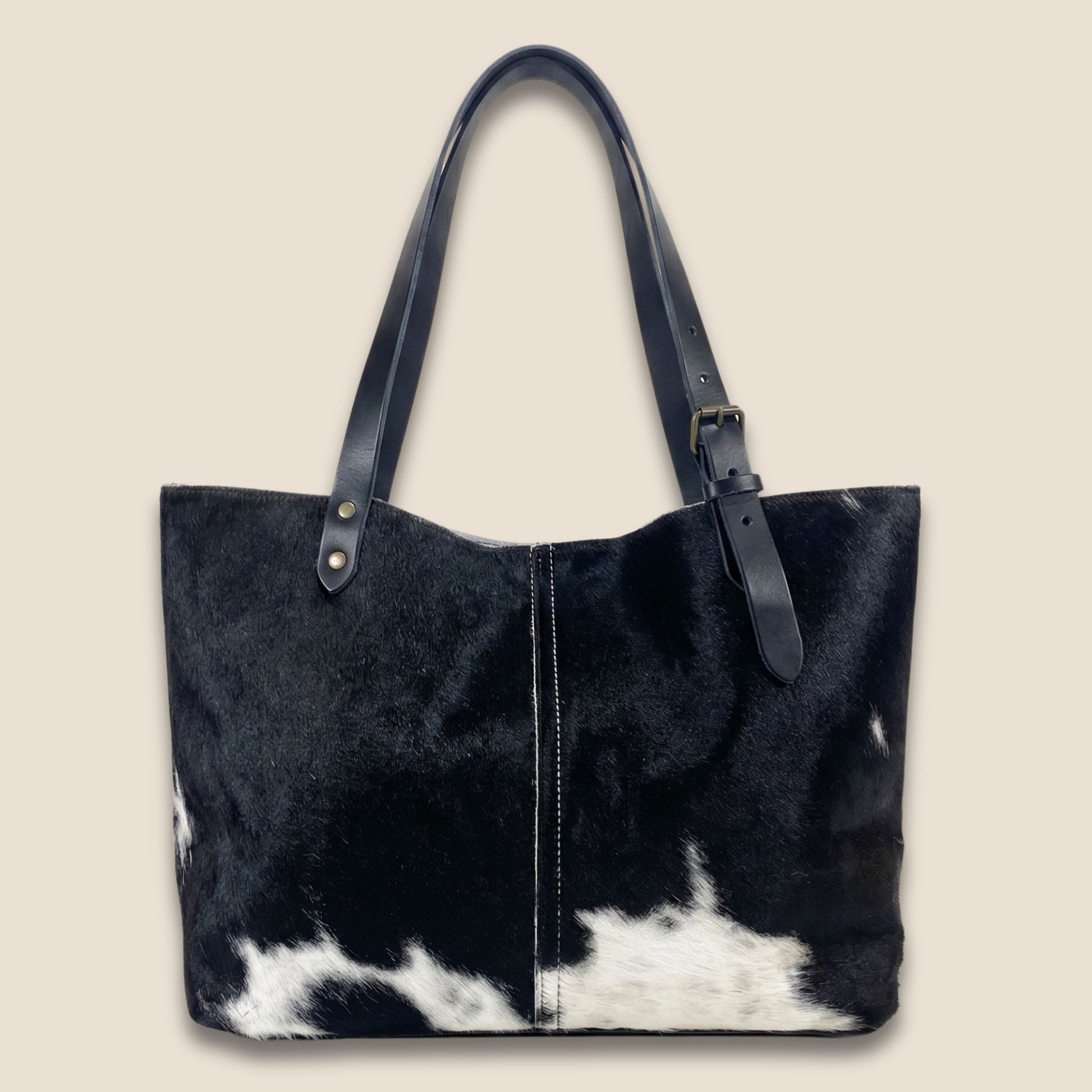 Cabas peau de vache Holstein N°27/128 – vue de dos – Labossa Atelier